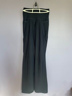 Old Navy High-Waist Navy Wide-Leg Yoga Pants